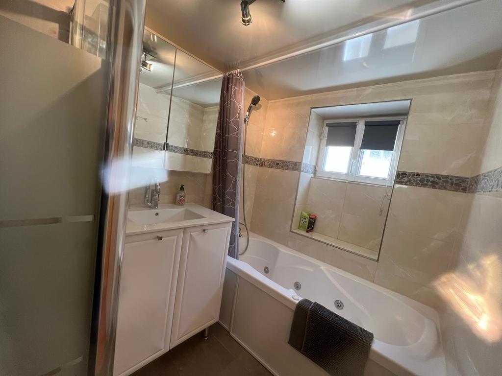 Aulnay Cocoon Apartment Luaran gambar